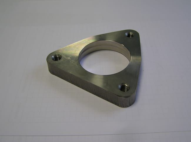 Combined machining: pre-machining with waterjet cutting, finish machining on CNC machining centre.
